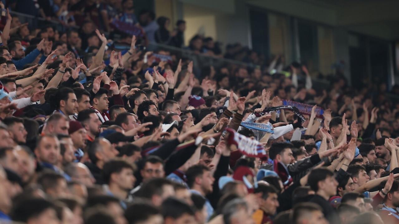 Trabzonspor'dan görenleri şaşırtan tarife! Başakşehir maçına sudan ucuz bilet