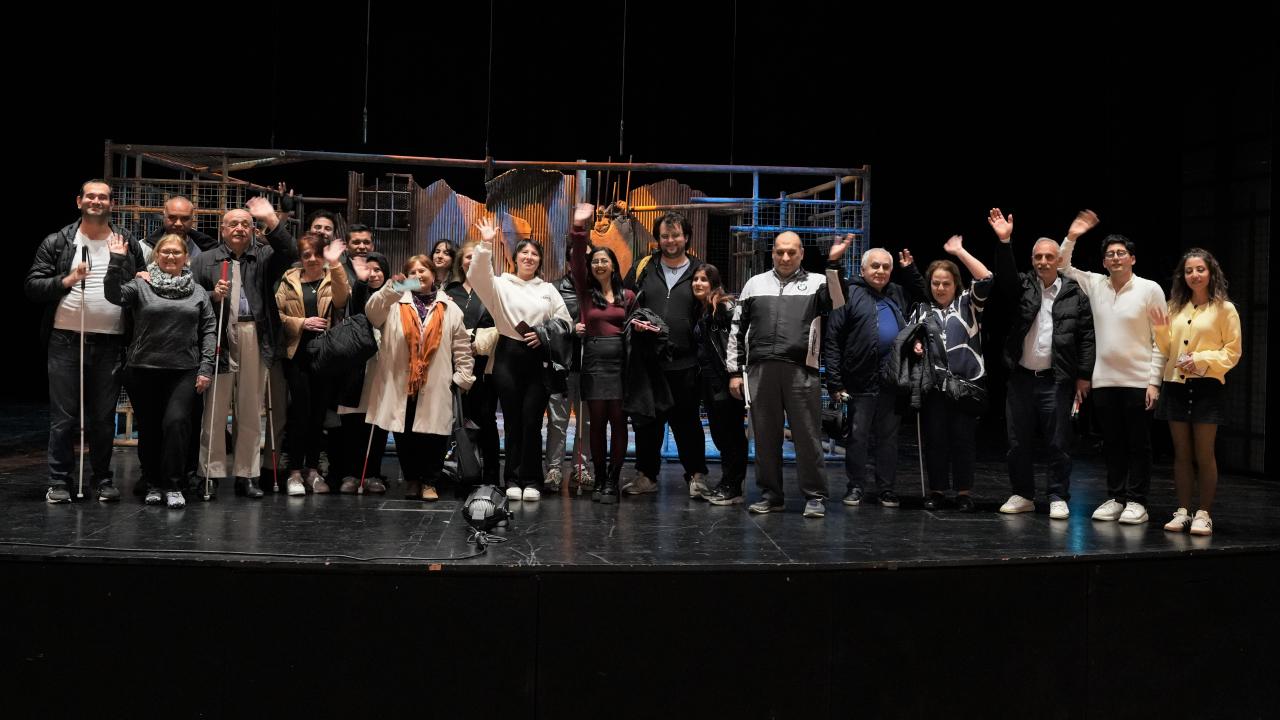 Türk Telekom, “Erişilebilir Tiyatro” projesi kapsamında “Ebedi Barış” oyununu erişilebilir kıldı