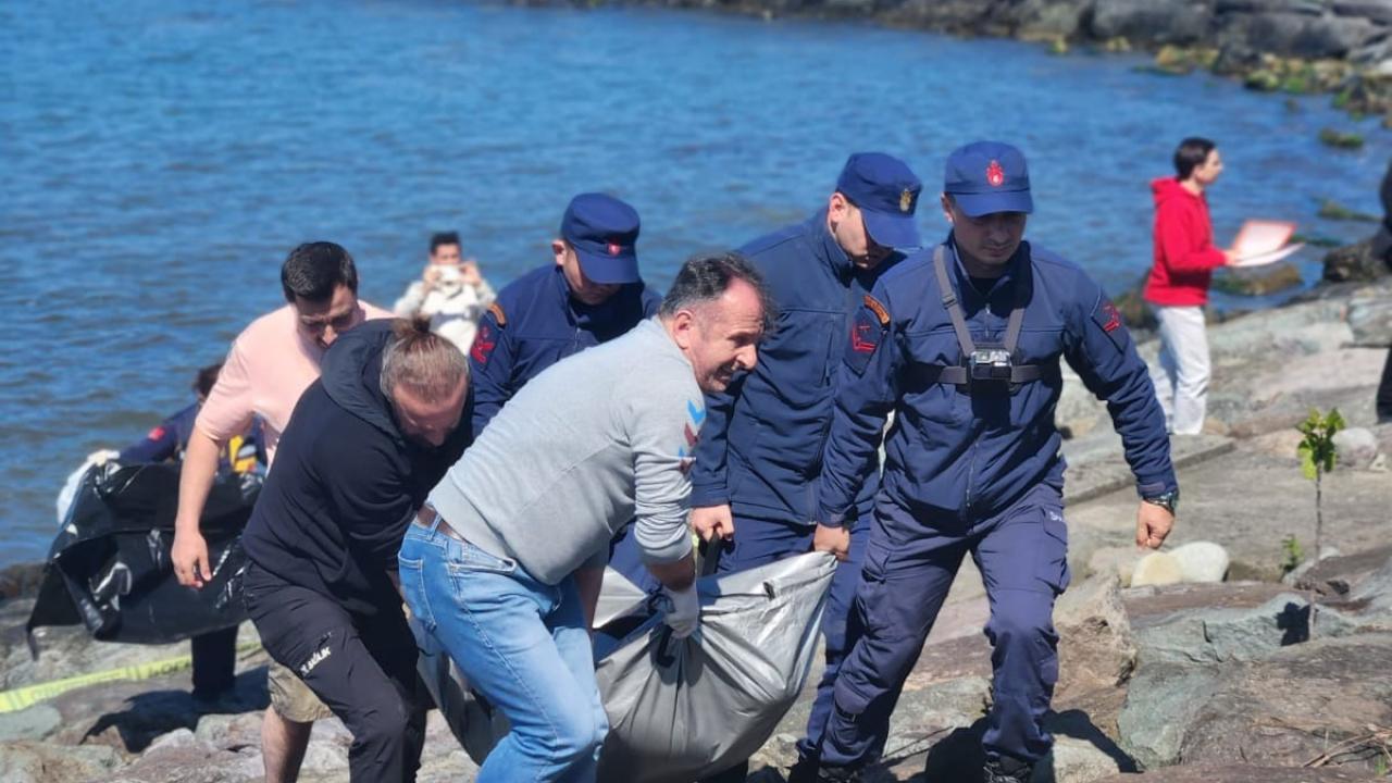 Rize'de sahilde erkek cesedi bulundu