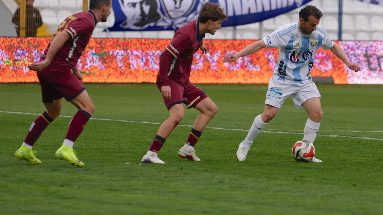 Şampiyon 90+4'te gol makinesiyle puanı kurtardı!