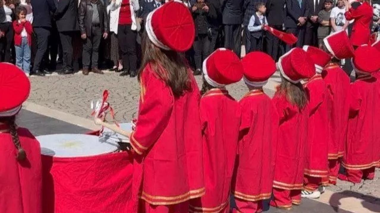 AK Partili Acar'dan 'mehter' provokasyonuna tepki: 'Ana muhalefet bu halde'