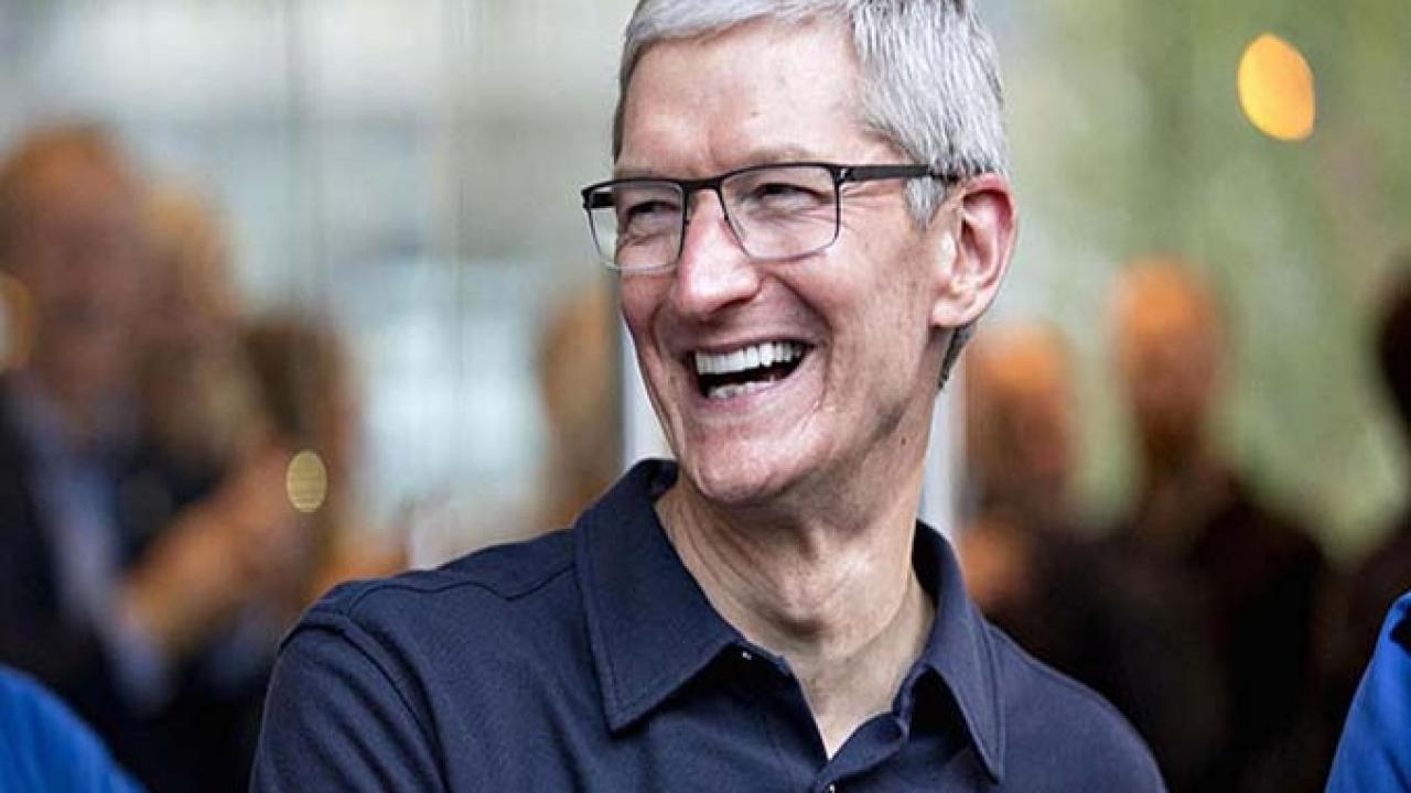 Apple'da büyük değişim! Tim Cook koltuğu bırakıyor