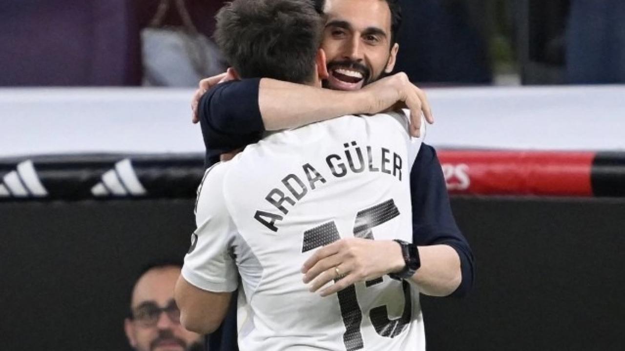Arda Güler'e hocası Arbeola'dan büyük övgü: Bayern ve City maçlarına bakın