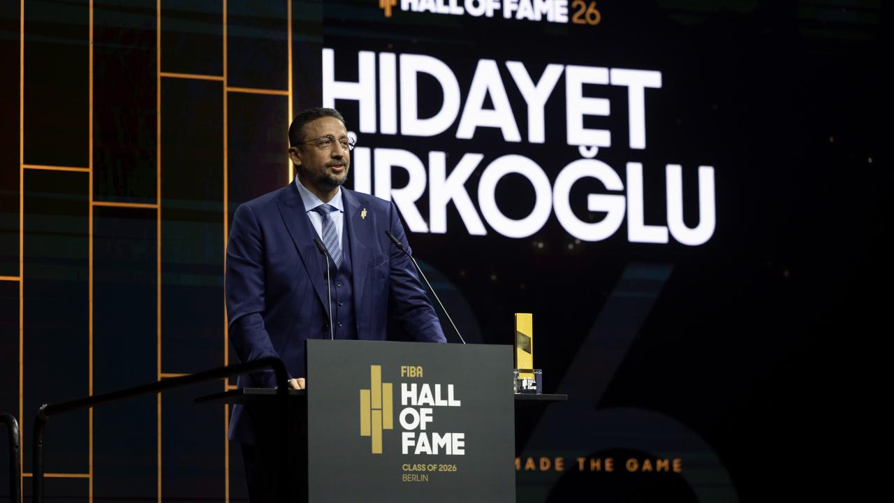 Berlin’de tarihi gece: Hidayet Türkoğlu, FIBA Hall of Fame 2026 ödülünü aldı
