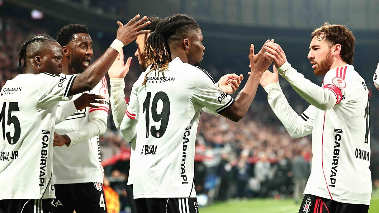 Beşiktaş'ın yıldızlarından zafer yorumu!