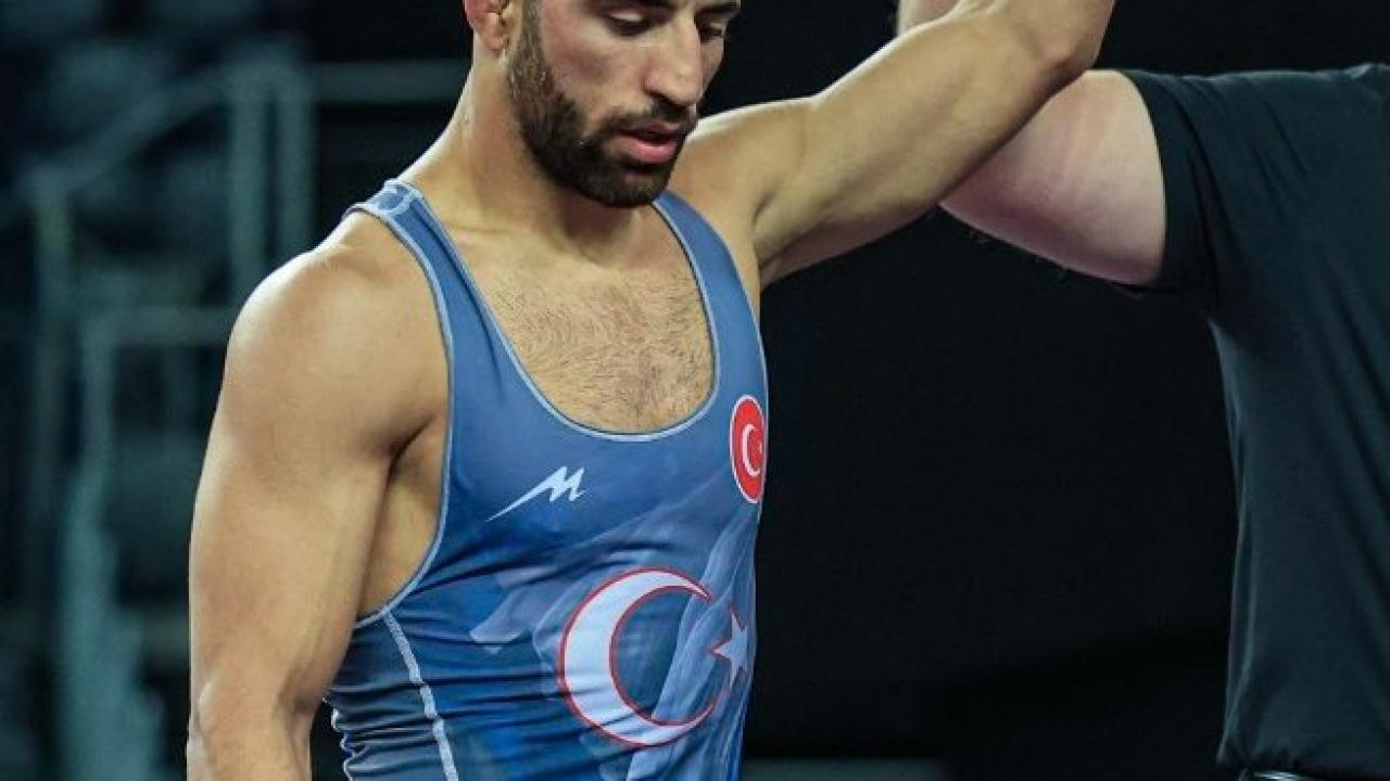 Hedef Avrupa şampiyonluğu! Milli güreşçimiz finalde