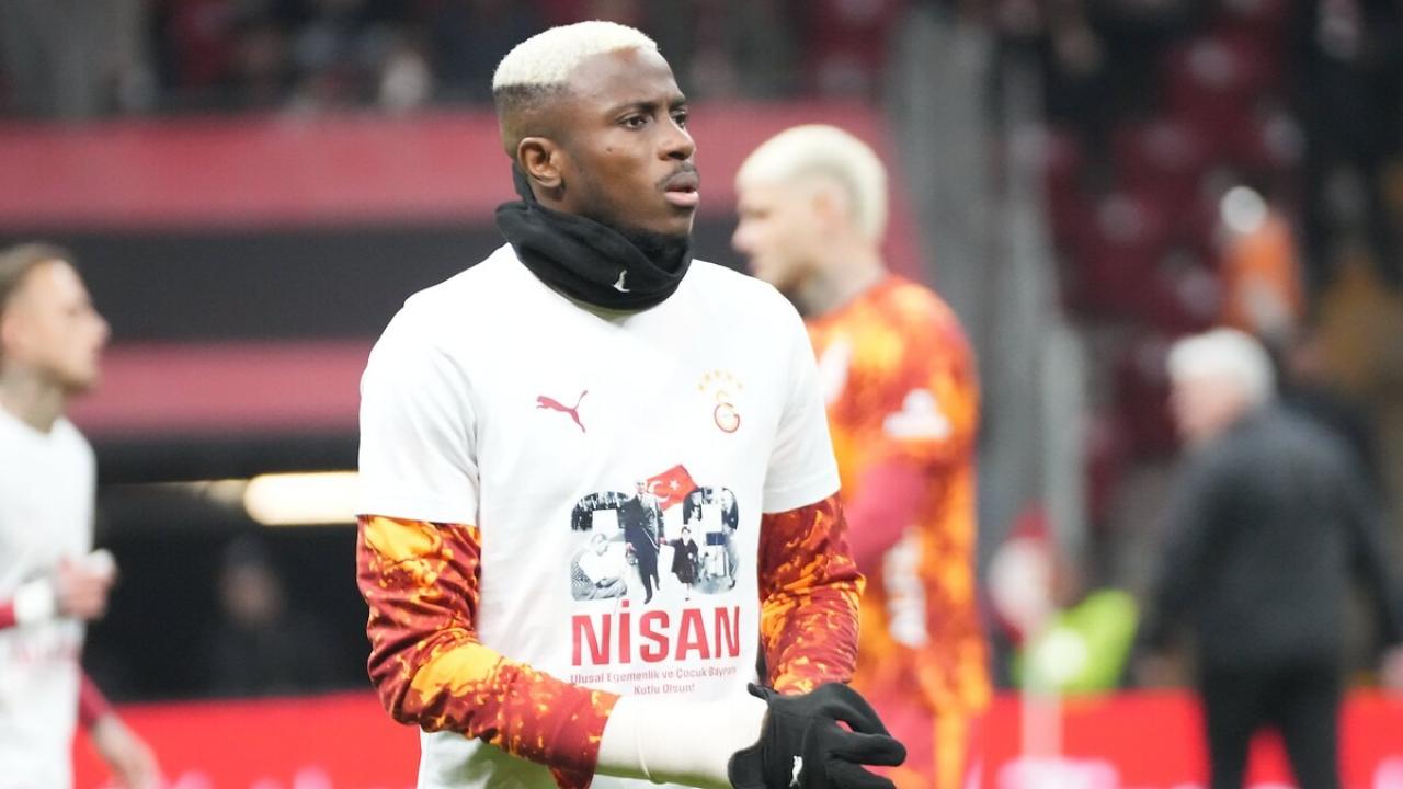 Fenerbahçe başvuru yapmıştı! Derbi öncesi Osimhen gelişmesi: Kolundaki sargı engel mi?