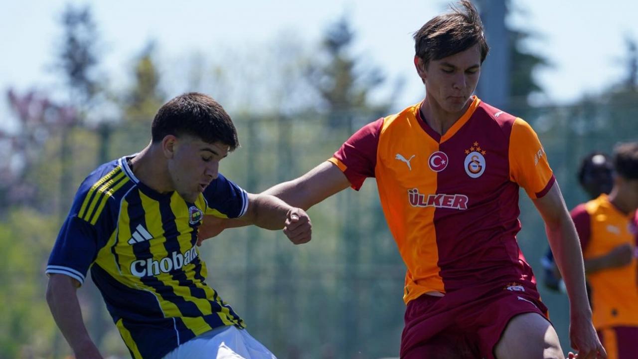 Günün ilk derbisinde Fenebahçe, Galatasaray'ı devirdi