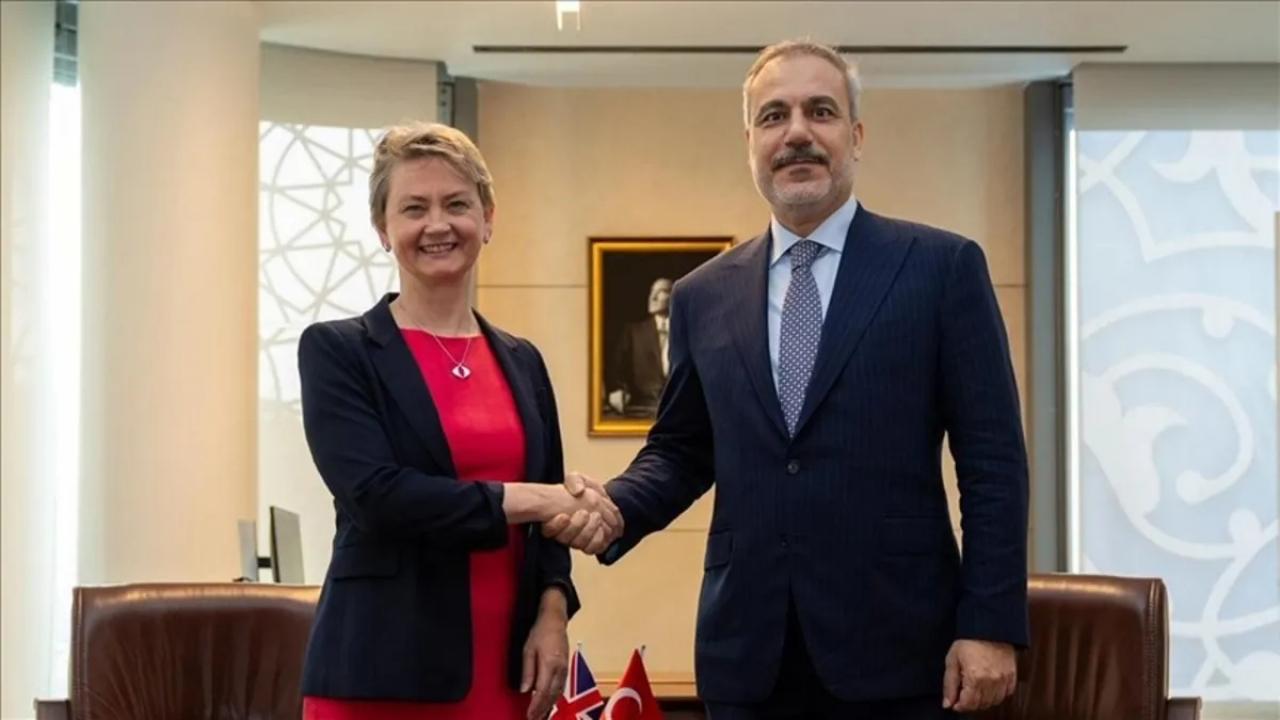 İngiliz Bakan Cooper’dan Bakan Fidan’la görüşme sonrası paylaşım