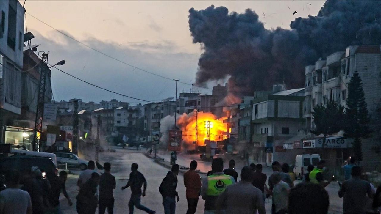 İsrail bir kasabadaki sivil araçları hedef aldı! Ölüler var