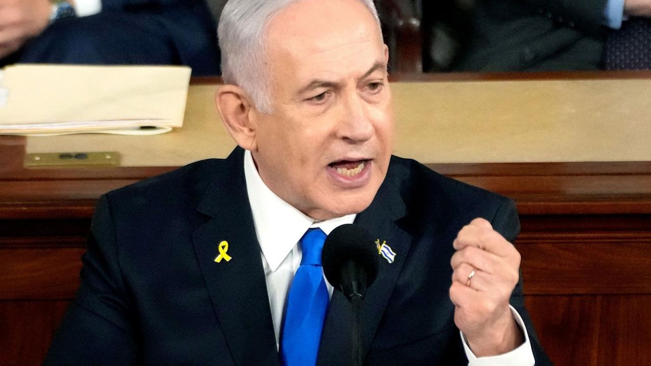 Netanyahu'nun yolsuzluk davasına 'savaş' ertelemesi