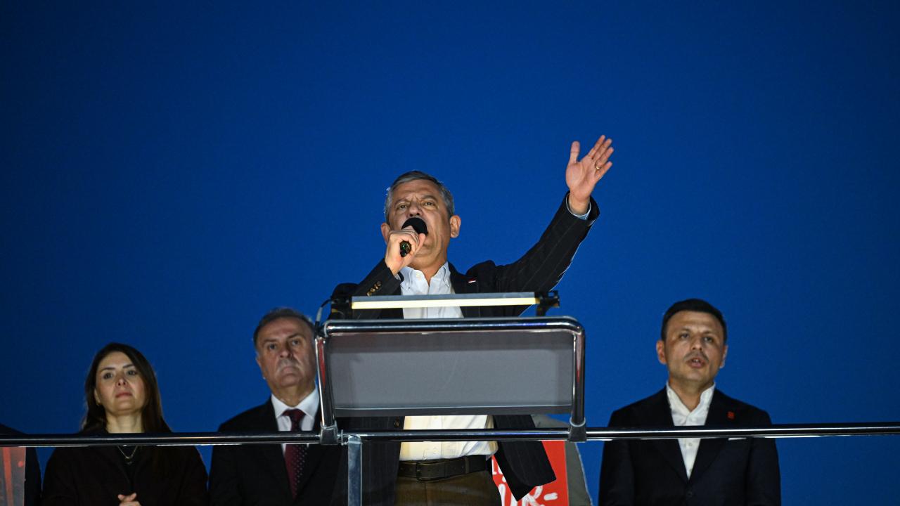 Özgür Özel'den siyasilere tehdit! AK Parti'den sert cevap!