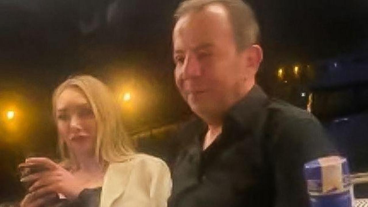 Öznur Çağalı sessizliğini bozdu: O fotoğraftaki sarışın kadın ben değilim