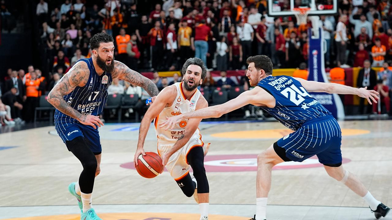 Pota derbisinde kazanan Anadolu Efes!