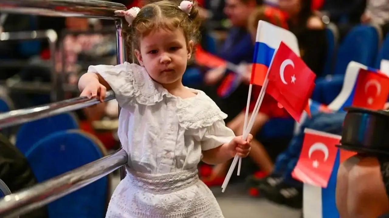 Rusya'da 23 Nisan coşkusu: Uluslararası Çocuk Şenliği programı yapıldı