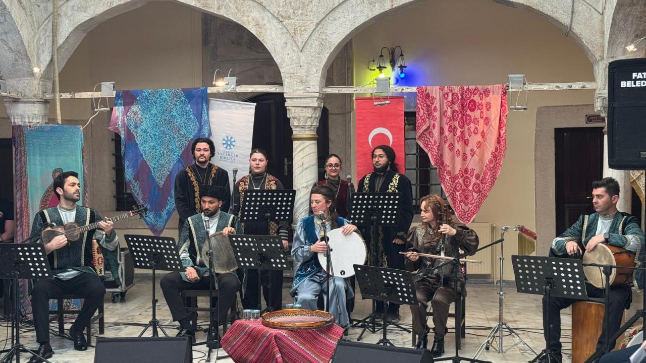 'Türk Dünyası Musiki ve Şiir Şöleni', Sultanahmet'te gerçekleştirildi