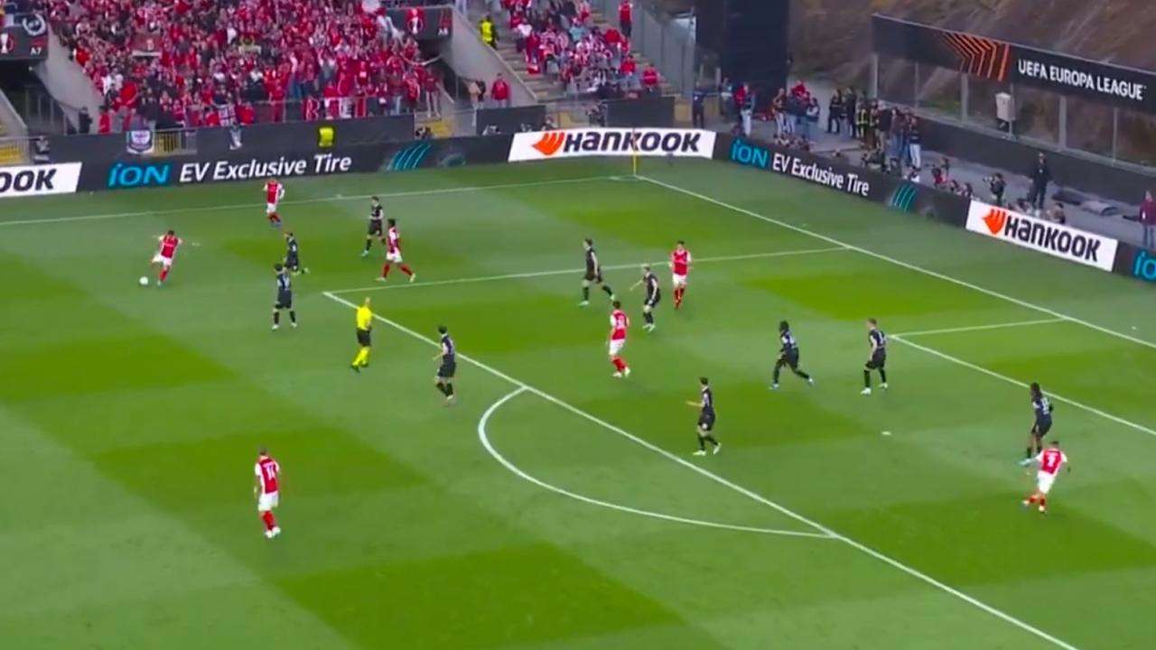 Açılış Demir Ege'den! Yarı finalde ağları havalandırdı