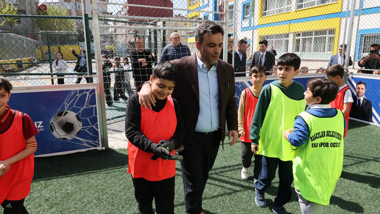 Bağcılar’da sporla büyüyen bir nesil hedefleniyor: 35 noktaya mini saha