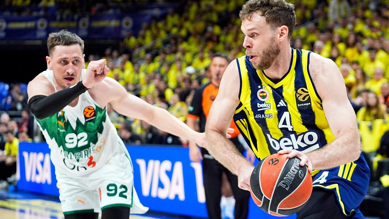 Fenerbahçe Beko seride 1-0 öne geçti!