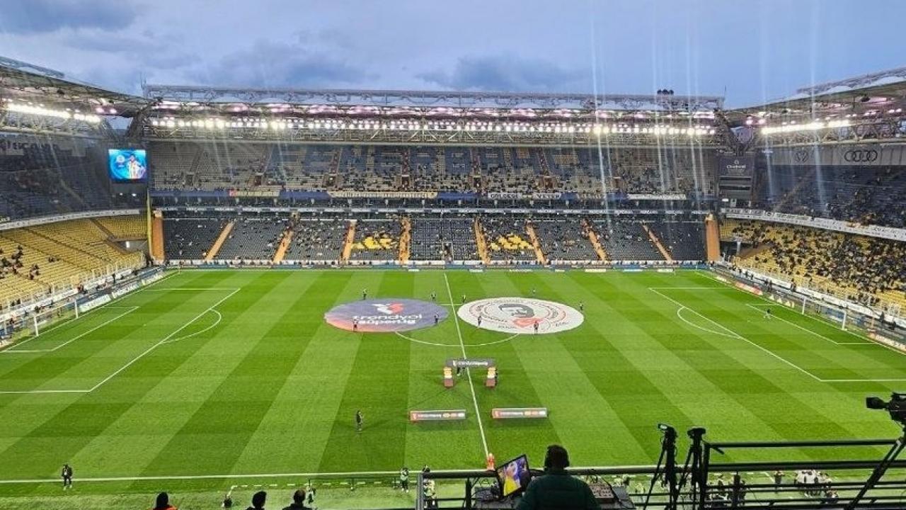Fenerbahçe'nin stadı bomboş kaldı!