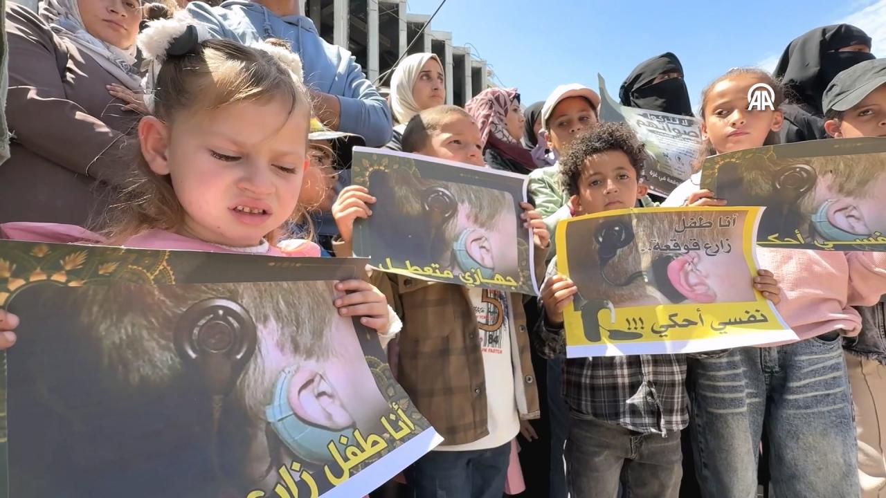 Gazze'de biyonik kulaklı çocukların ailelerinden abluka tepkisi