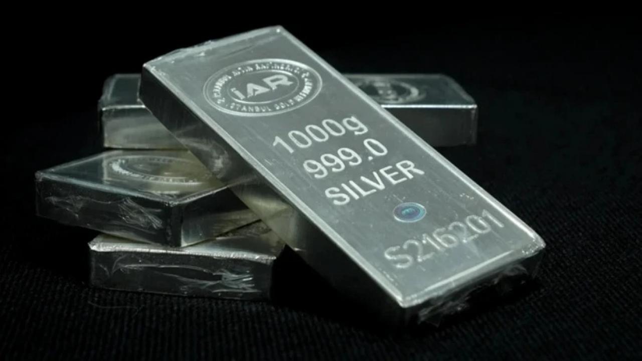 Gümüş fiyatları merkez bankası kararları öncesi düşüş eğilimini hızlandırıyor