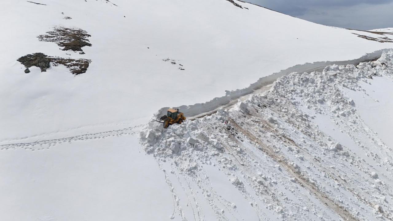 Ordu'da 4 metre kar! Mücadele sürüyor