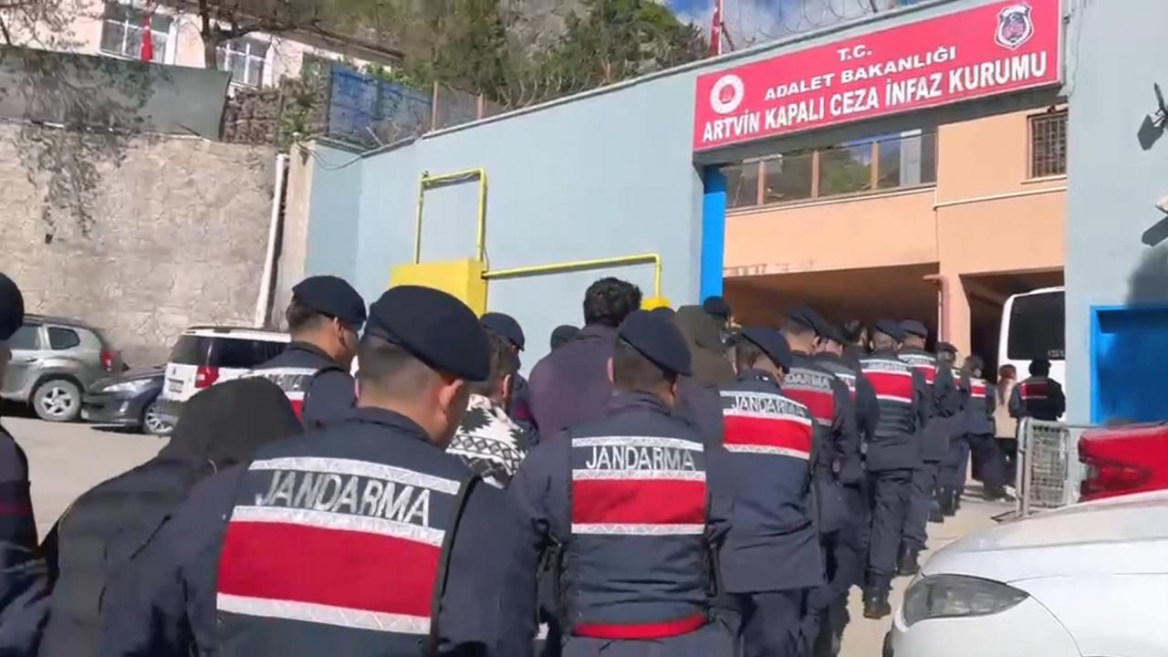 Sahte avukat çetesine 4 ilde operasyon: 28 tutuklama