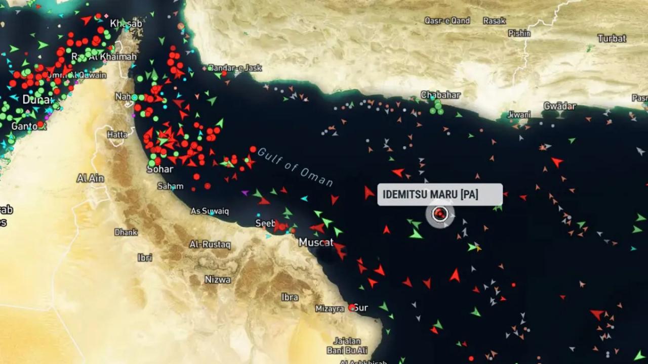 Savaştan bu yana bir ilk! Hürmüz hakimiyetini süper tanker  deldi!