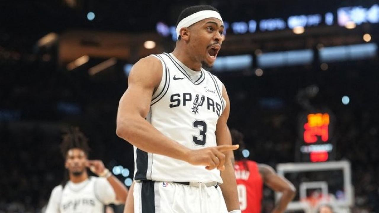 Serinin 5. maçını kazanan San Antonio Spurs, Batı Konferansı yarı finaline yükseldi