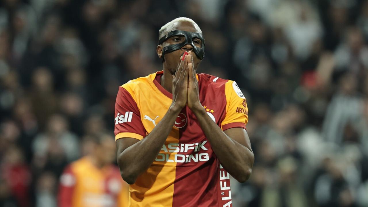 Victor Osimhen'e çok büyük şok! Hakkında şikayette bulunuldu: Zimmetine para geçirdi