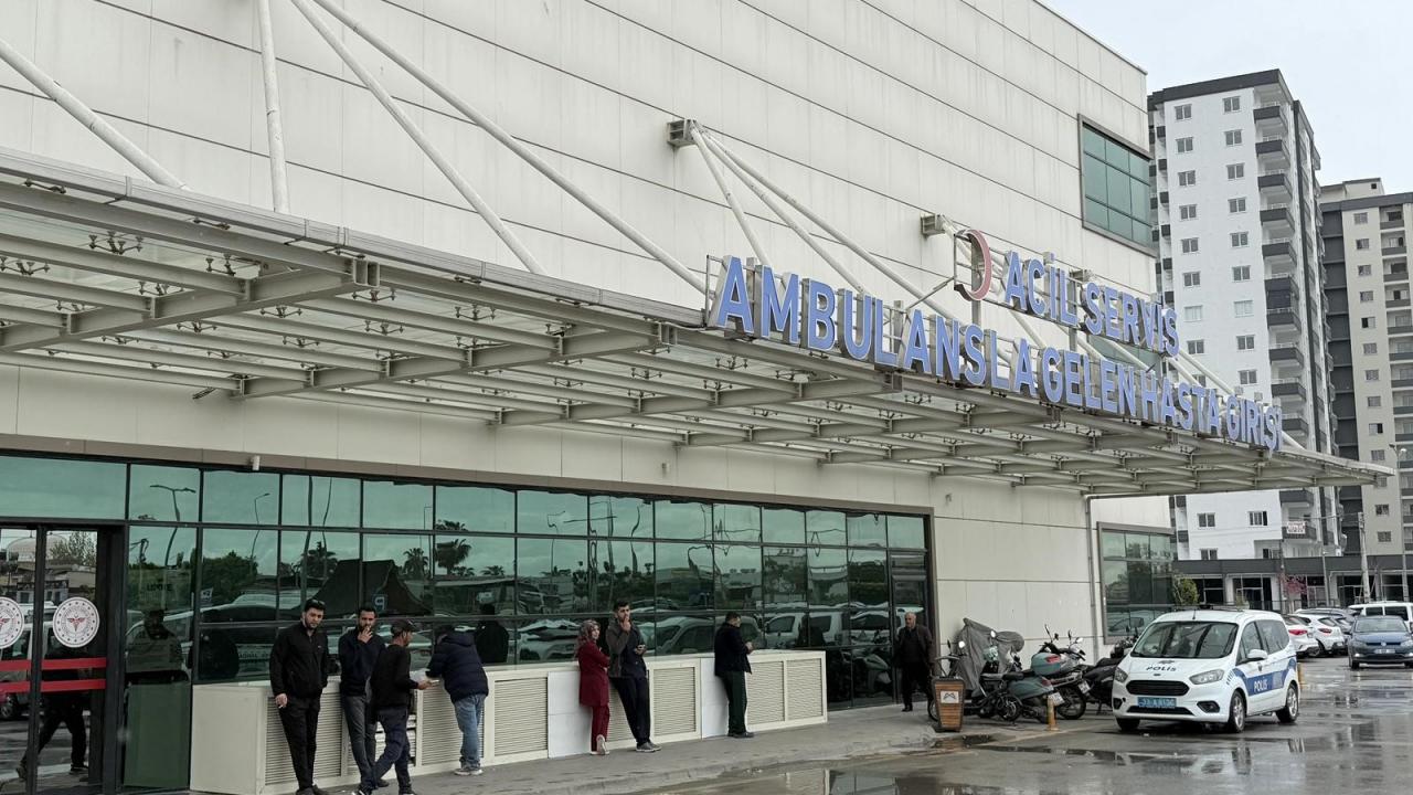 Mersin'de son kullanma tarihi geçmiş salam 4 öğrenciyi hastanelik etti