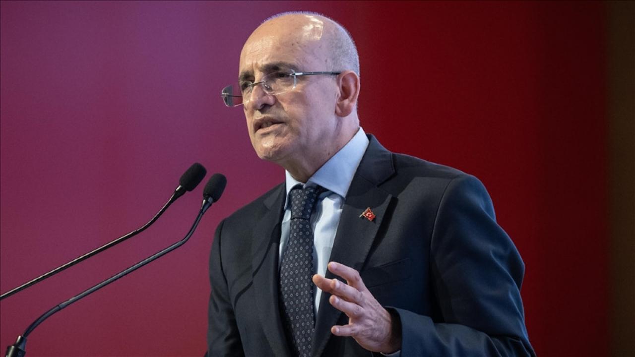 Bakan Şimşek: Şoku vatandaşa yansıtmadık! Mazot 90 lira olurdu
