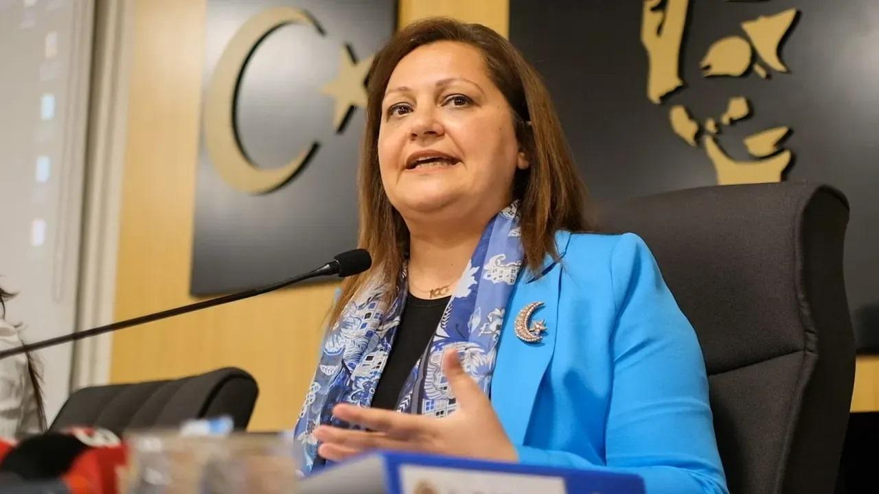 Burcu Köksal son noktayı koydu! 'AK Parti'ye katılıyorum'