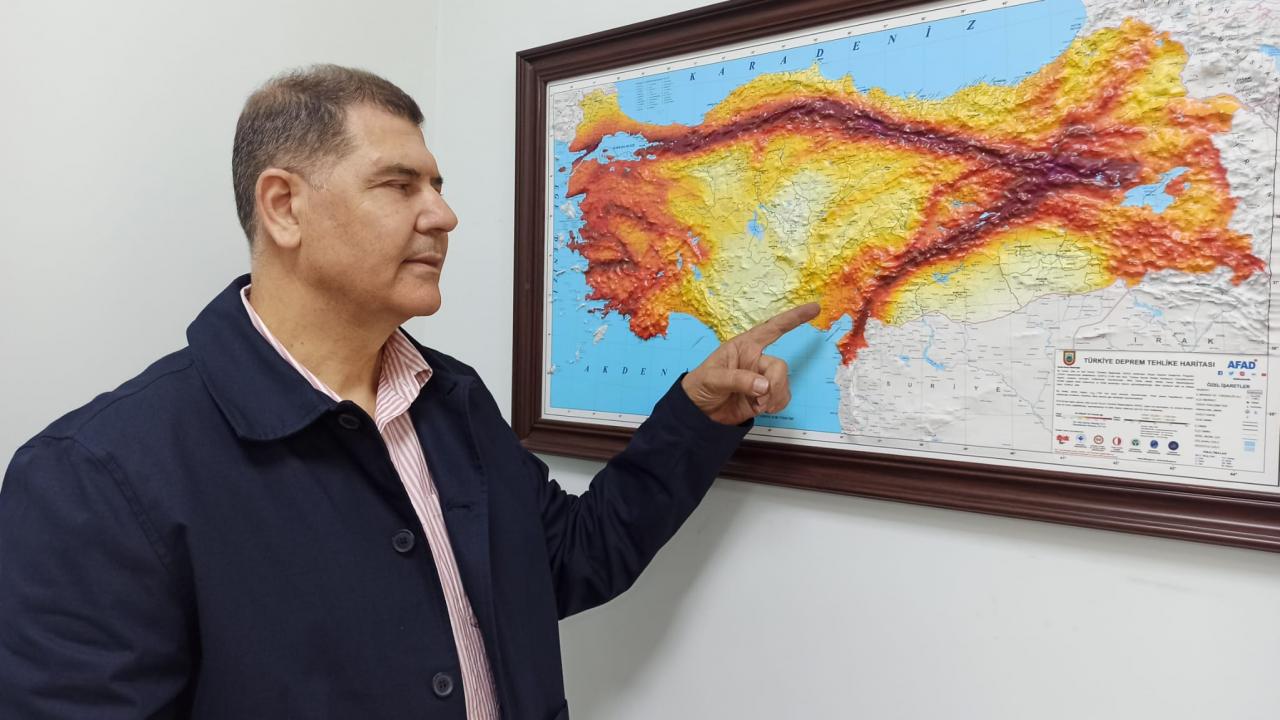 Deprem uzmanı Över açıkladı: 7 ve üzeri büyüklükte bir deprem beklentisi doğru değil