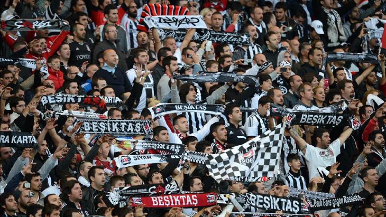 Dolmabahçe'de görülmemiş protesto! Stadyumda çıt çıkmadı