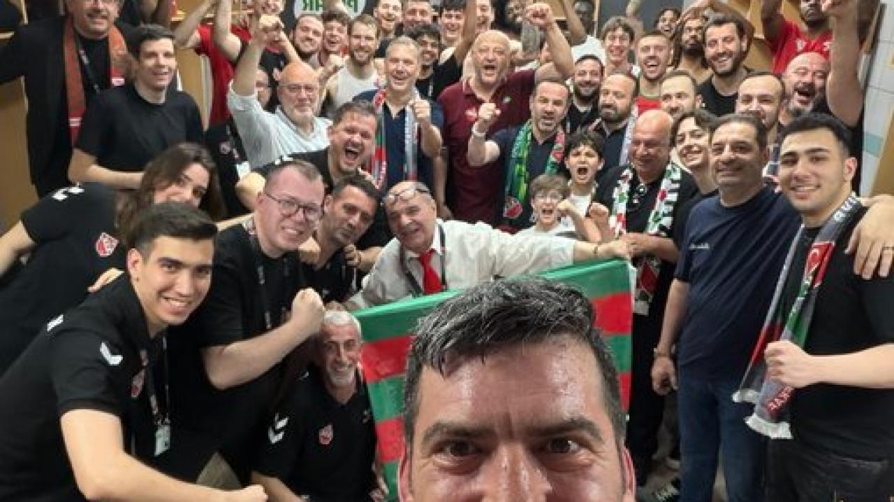 Mucize gerçekleşti! Son saniyede kazanıp averajla ligde kaldılar