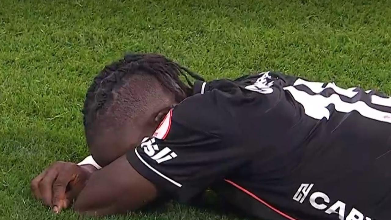 Kupadan elenince gözyaşlarını tutamadı!