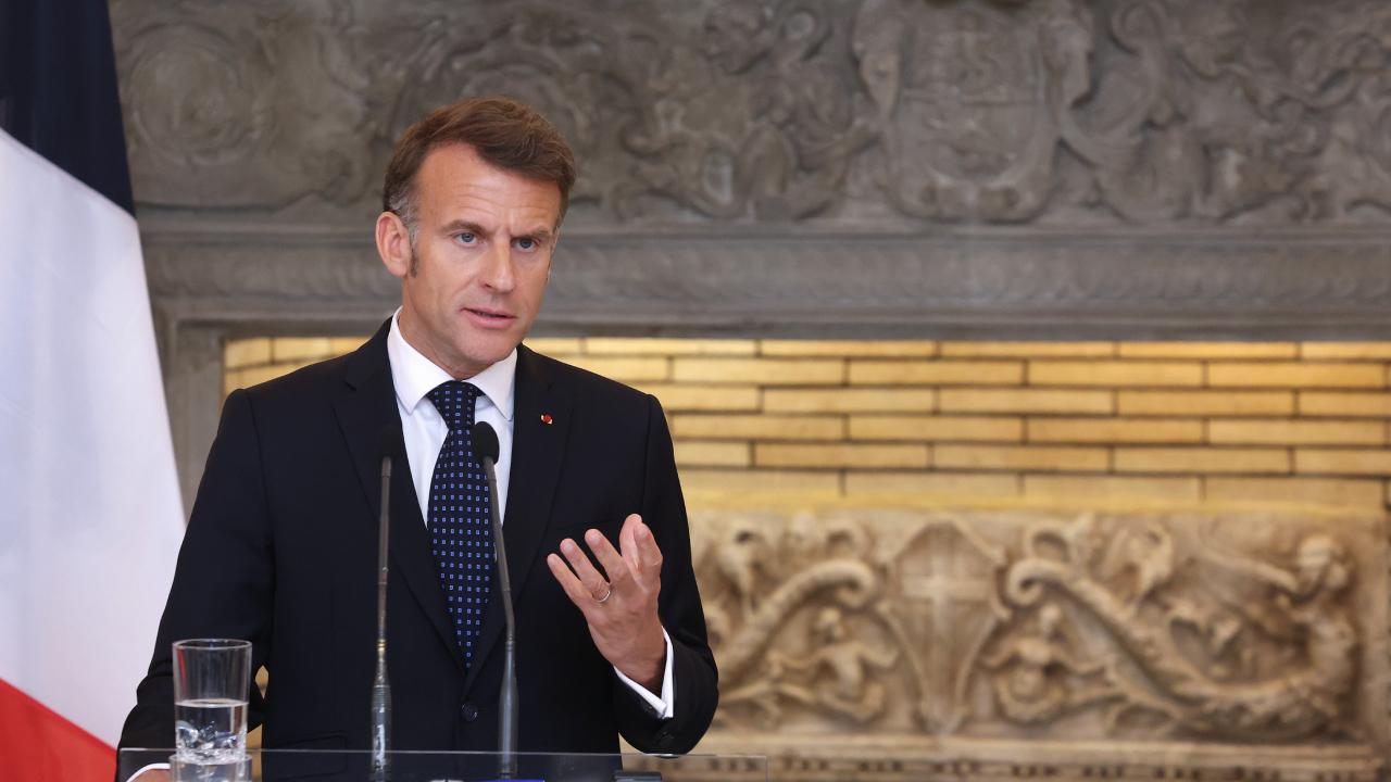 Macron'dan haddİ aşan paylaşım! Osmanlı'yı hedef aldı