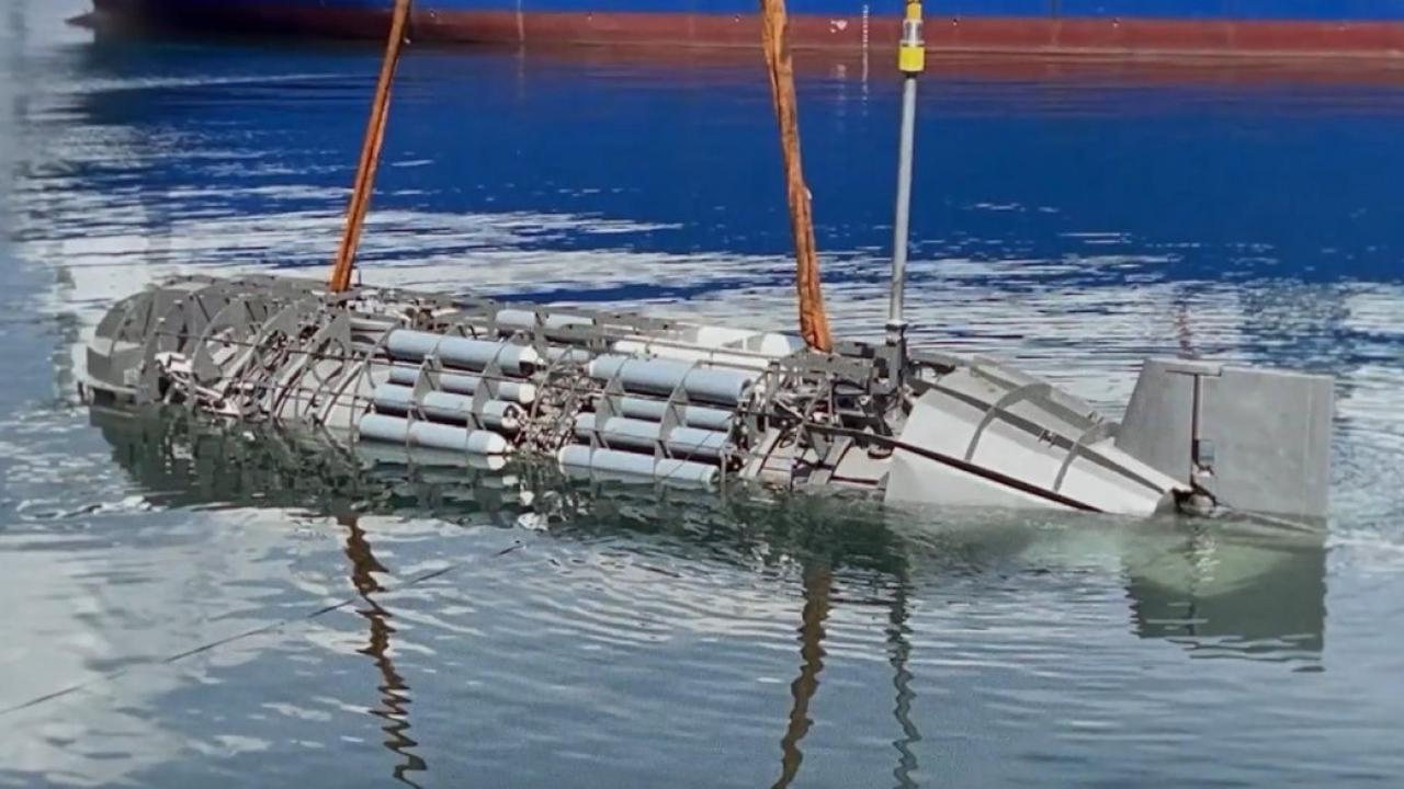 Mavi Vatan'da tarihi gün: Yerli mini denizaltı ilk kez suya indi