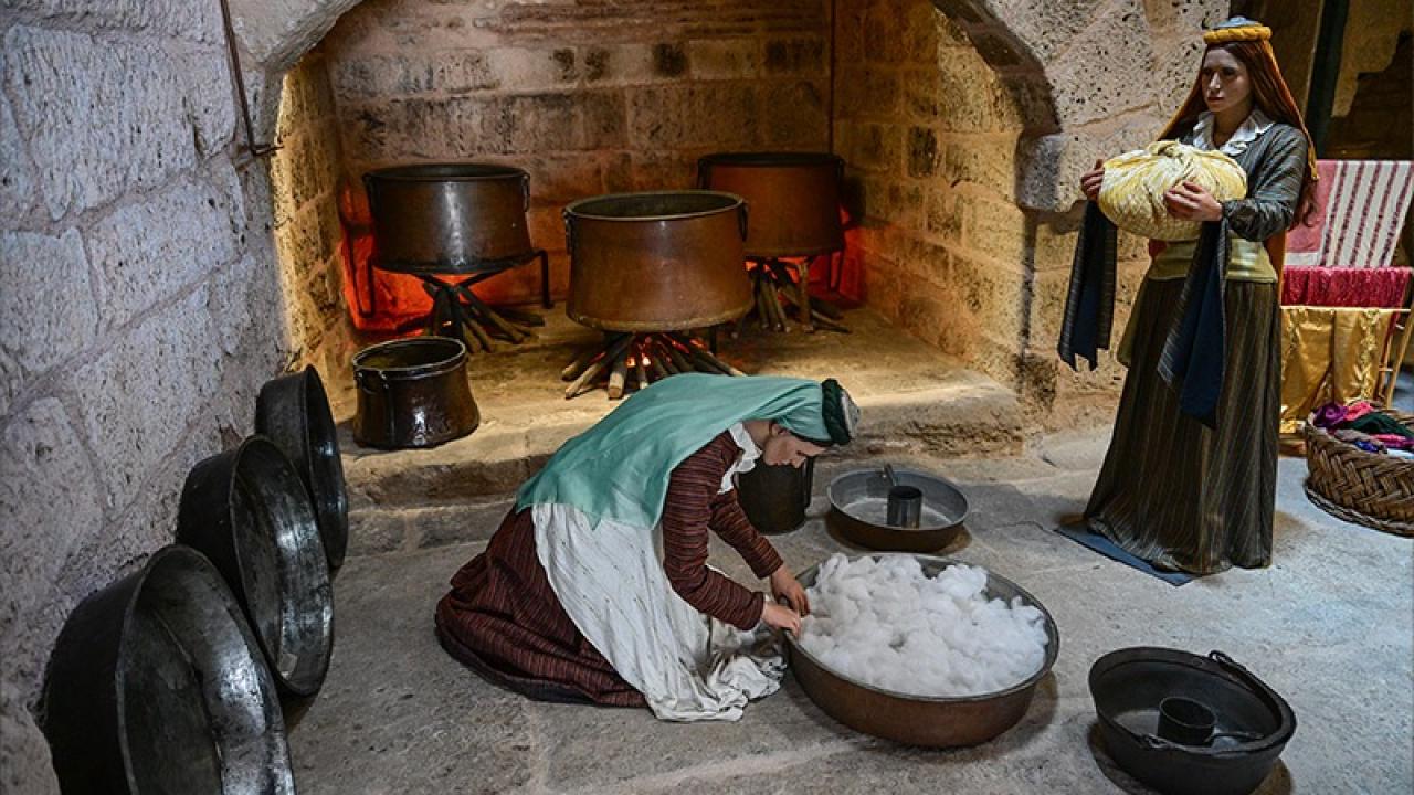 Topkapı Sarayı'nın harem bölümündeki 'Kadınefendiler ve Cariyeler Taşlığı' ziyarete açıldı