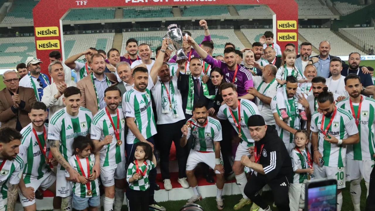 Amatör'den 1. Lig'e! Peş peşe şampiyon olup 3 yılda tarih yazdılar