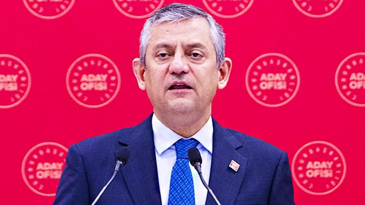 CHP’yi yeni bir korku sardı: Özel’in gece mesajlaşmaları