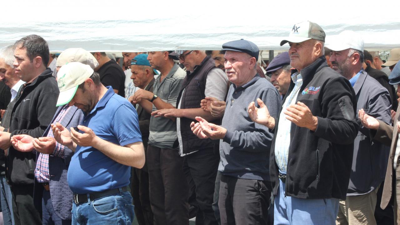 İlçe halkı yağmur duasına çıktı! Ancak yağması içi…