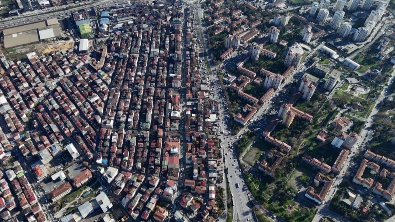 İstanbul’da hayatın iki farklı yüzü aynı karede! Dikkat çeken görüntü İstanbul’da hayatın iki farklı yüzü aynı karede! Dikkat çeken görüntü