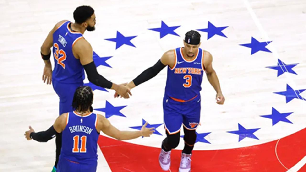 New York Knick NBA Doğu Konferansı'nda finale çıktı! 76ers'ı dağıttılar