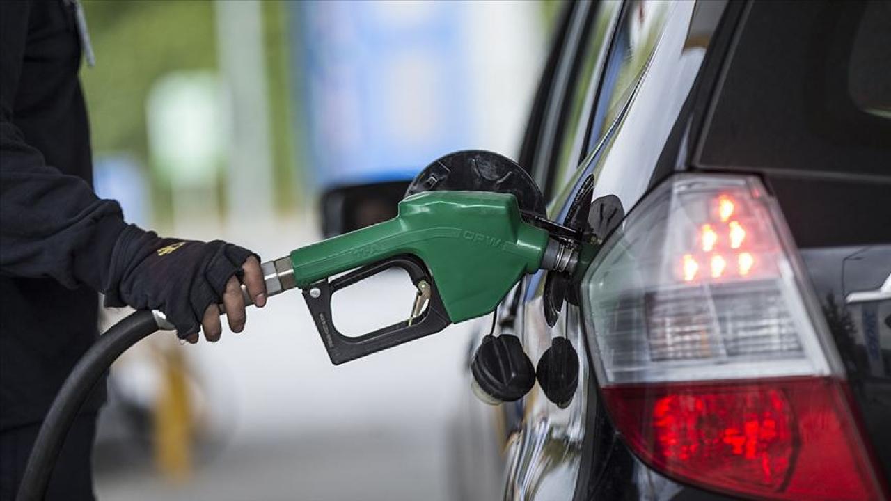 Petrolde sert yükseliş! Fiyatlar fırladı! Motorine zam geldi