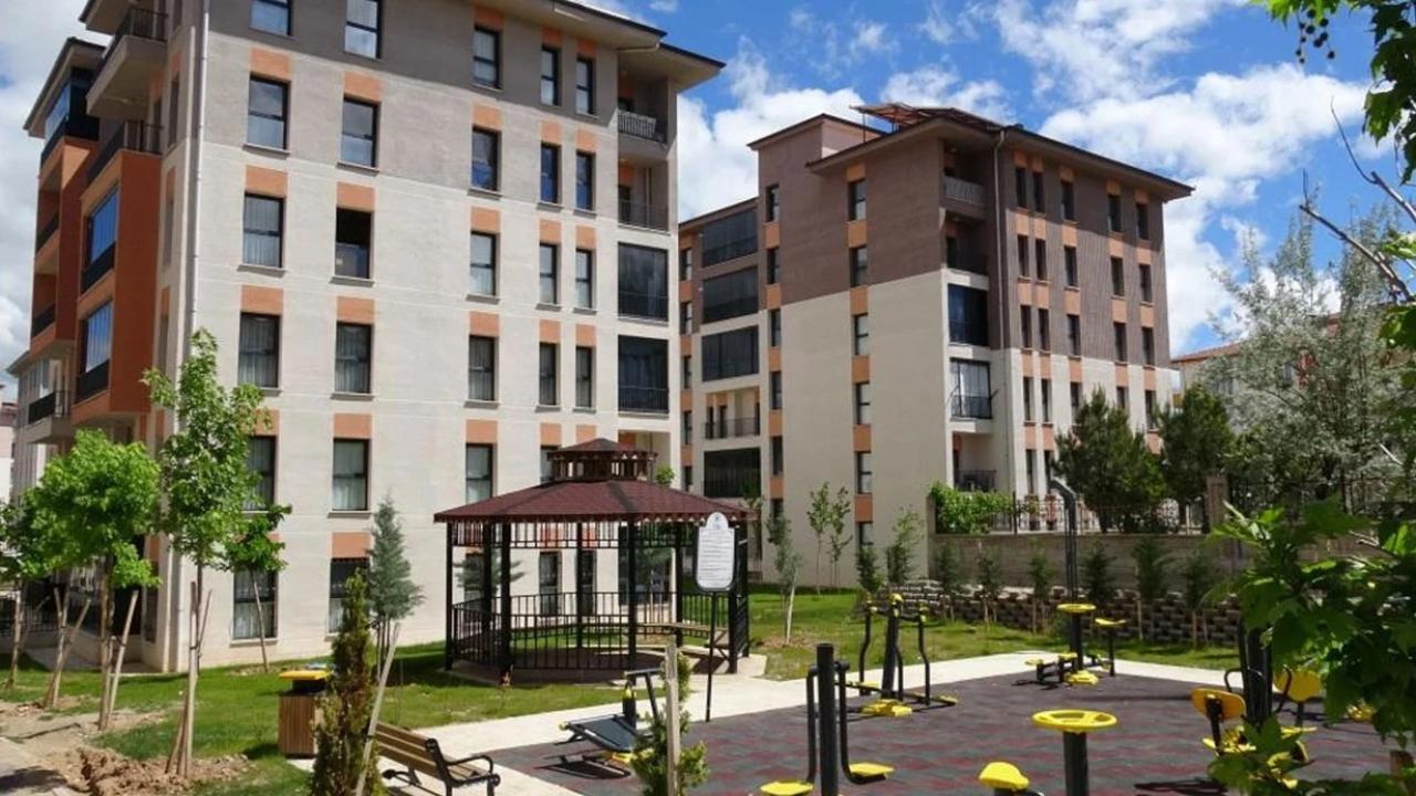 18 yaşındaki genç kız parkta ölü bulundu