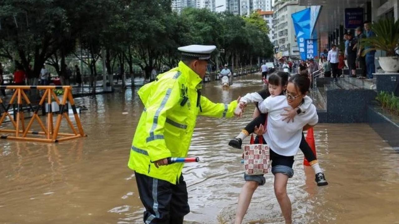 Çin'de sel felaketi: 21 kişi yaşamını yitirdi