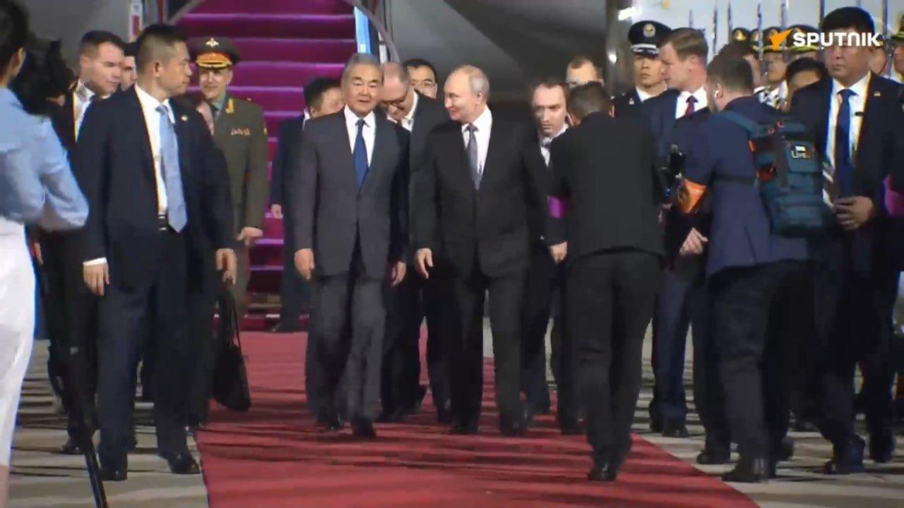 Putin, Trump'tan günler sonra Çin'de!